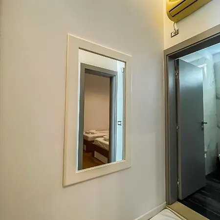 Luciano ホテル 3*