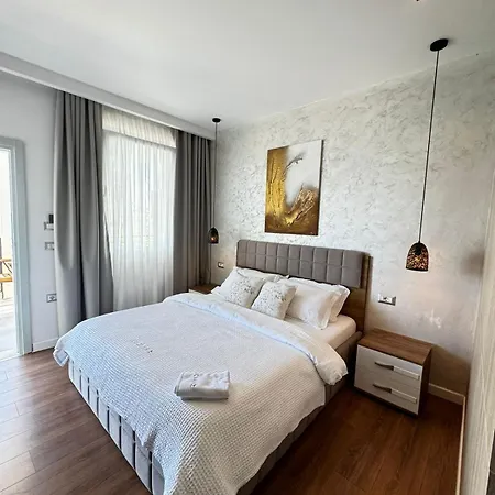 ホテル Luciano ヒマラ